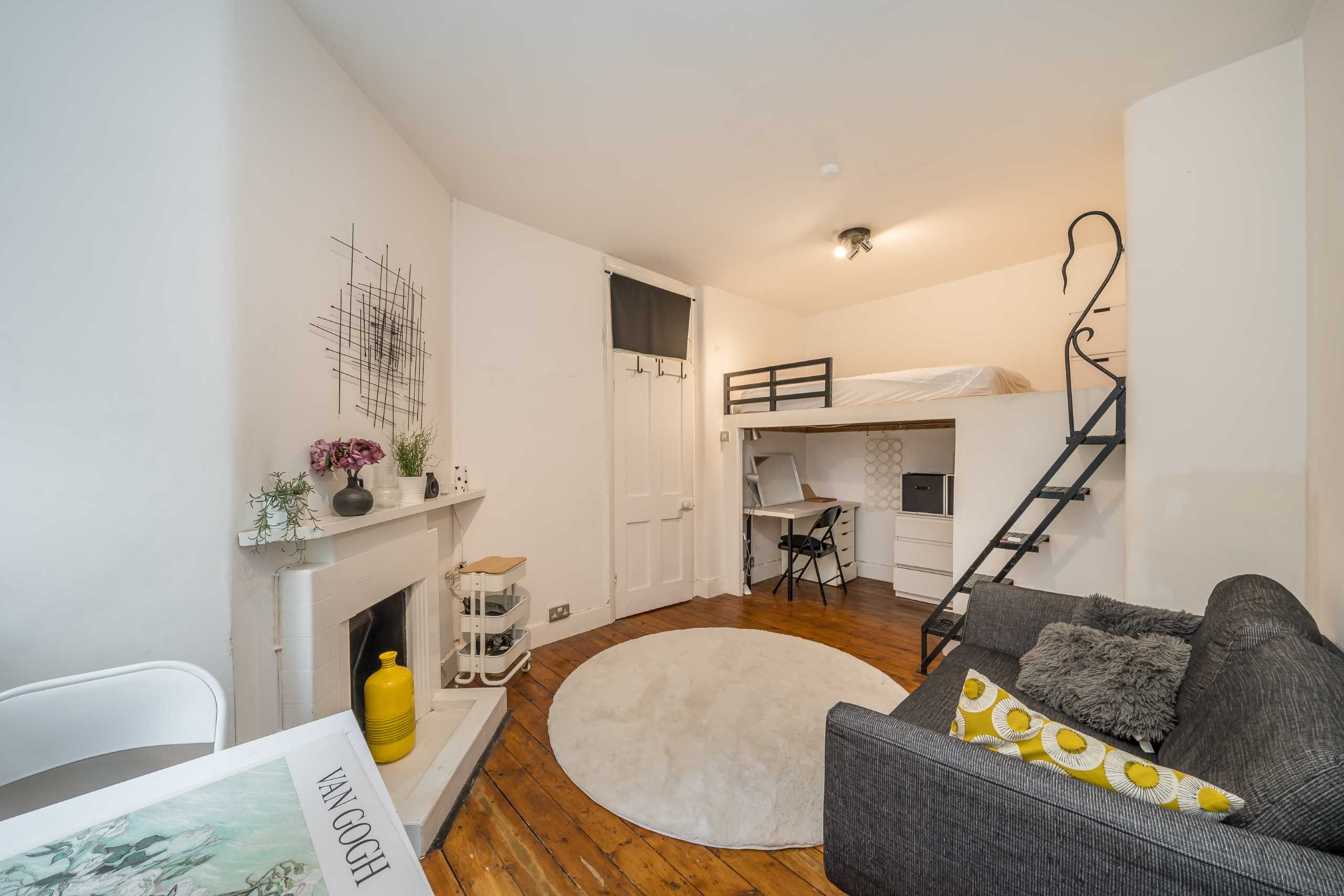 Flat Tavistock Place in Greater London