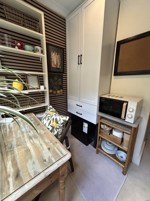 Room Eccles Road in Greater London