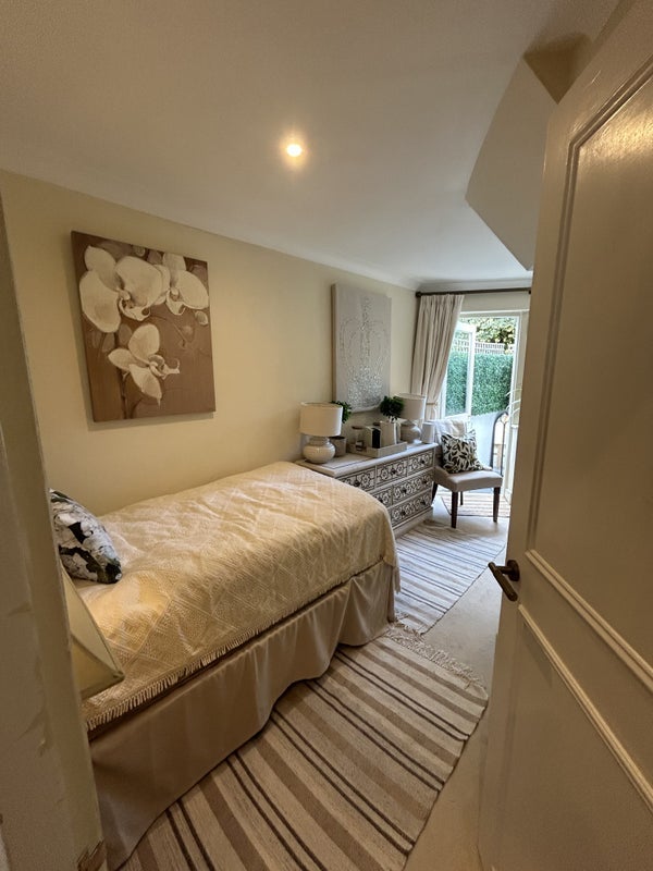 Room Eccles Road in Greater London