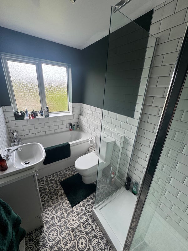 Room Merryfield Close in Metropolitan Borough of Solihull
