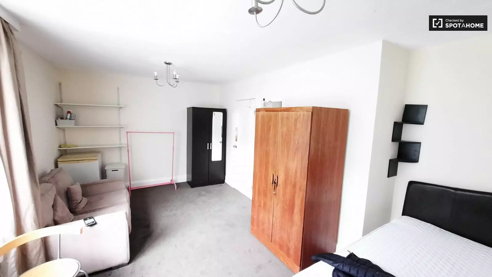 Flat Chepstow Close in Greater London