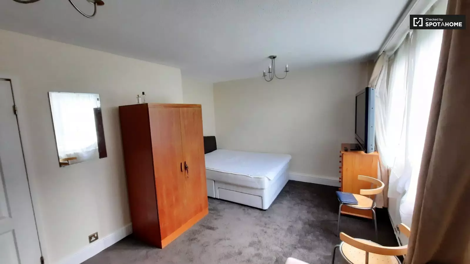 Flat Chepstow Close in Greater London