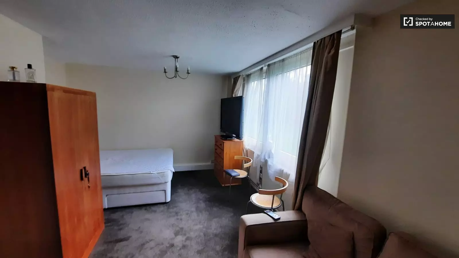Flat Chepstow Close in Greater London
