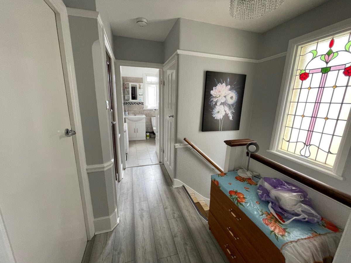 House Braemar Avenue in London