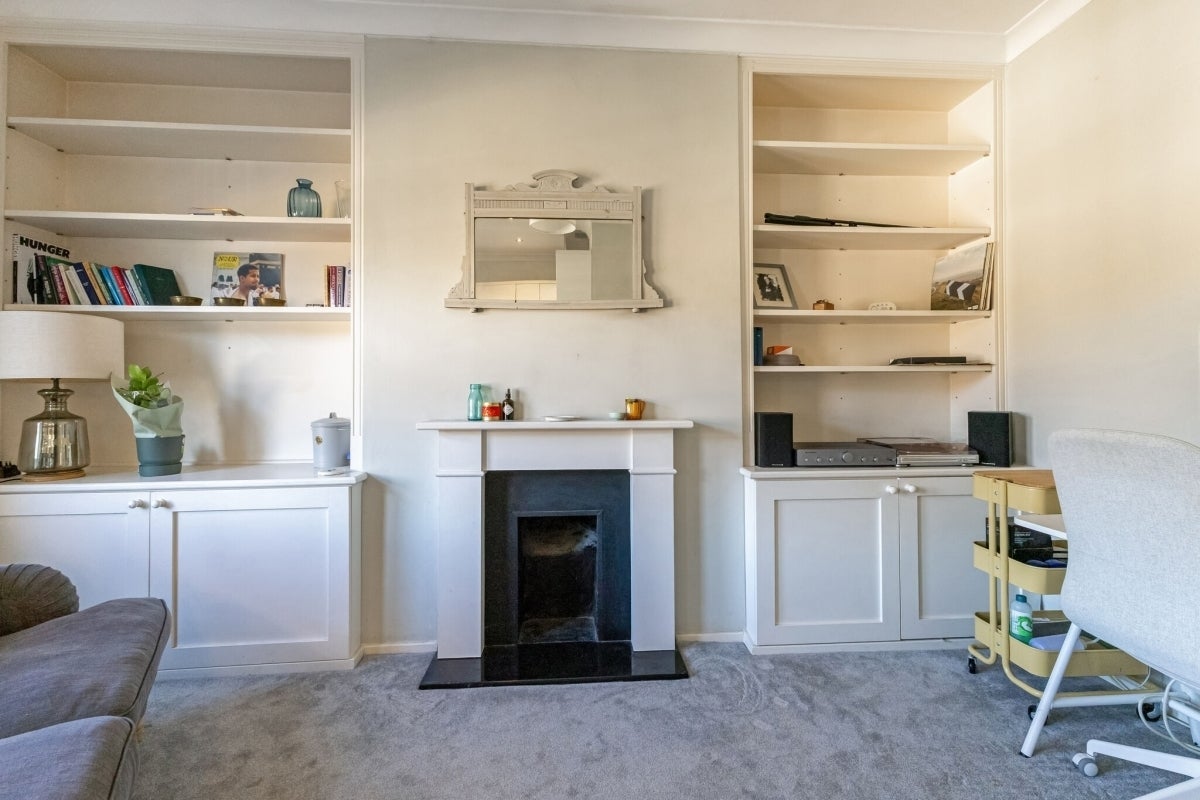 Flat Worlingham Road in Greater London