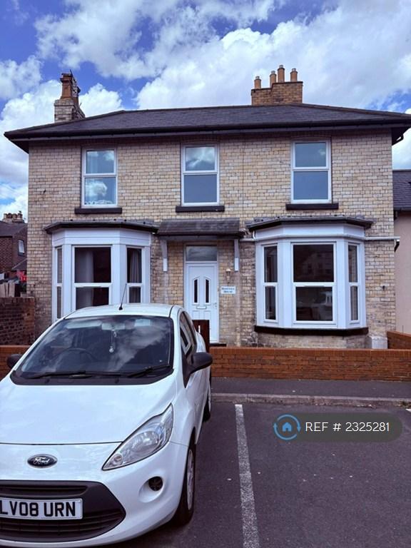 House Saint John's Road in Scarborough