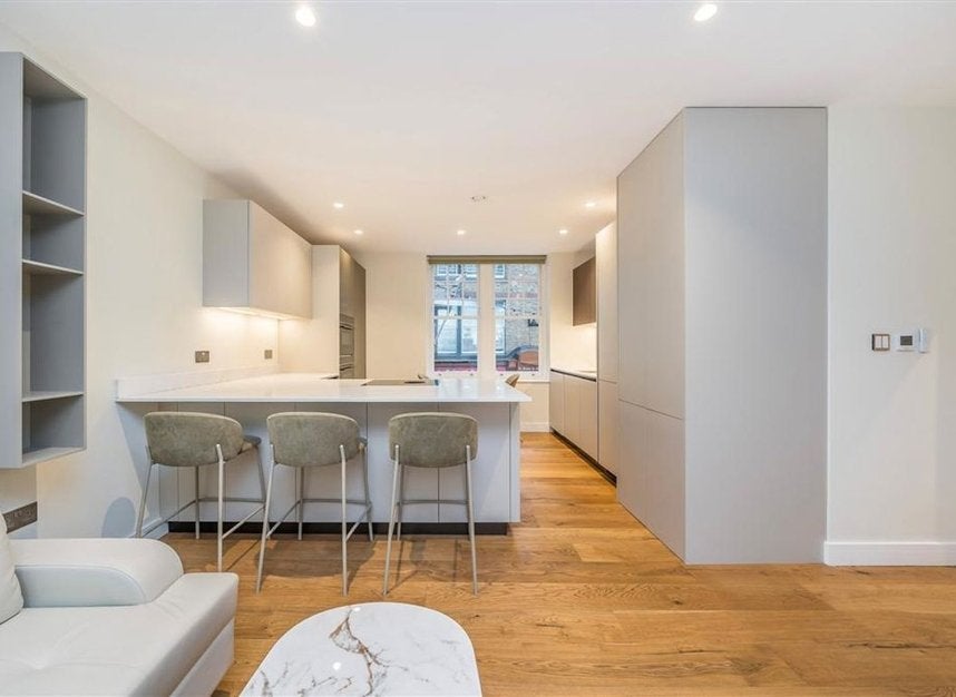 Flat Marylebone Lane in City of Westminster