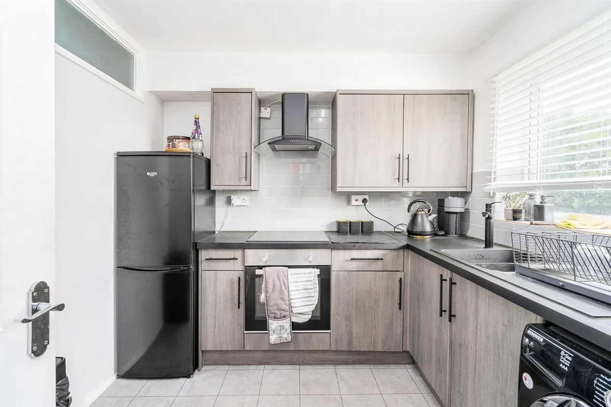 Flat Clyfton Close in Broxbourne