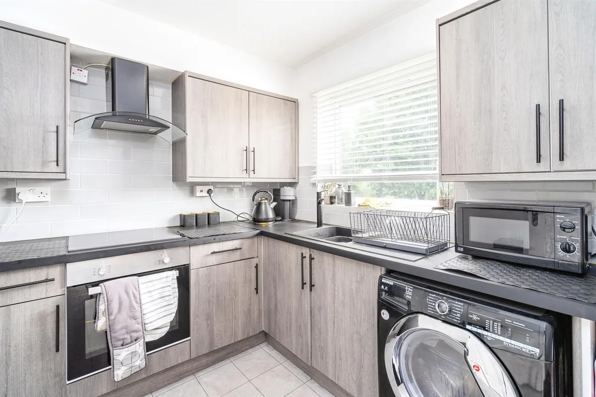 Flat Clyfton Close in Broxbourne
