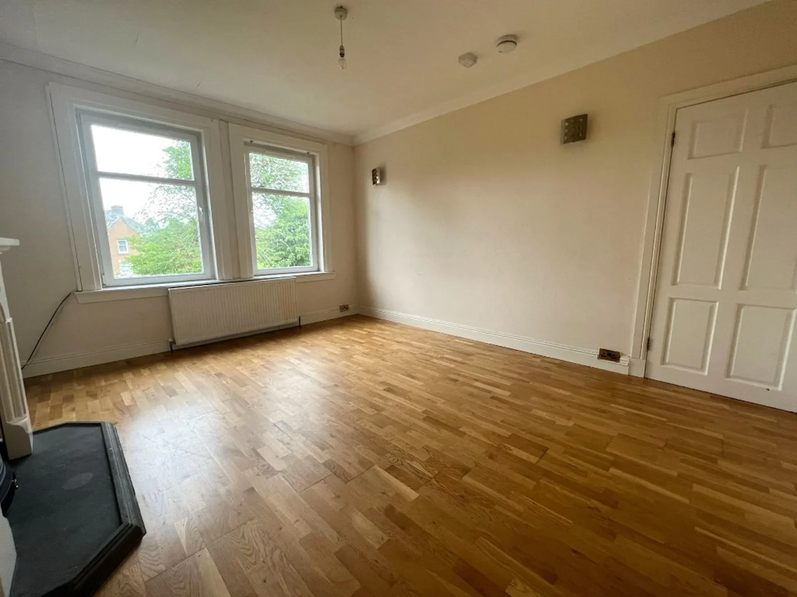 House Rosebery Crescent in Gorebridge