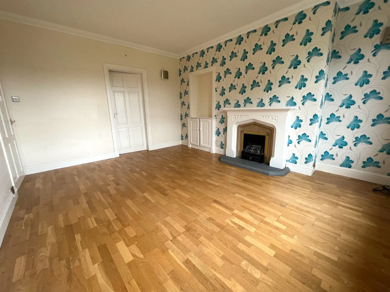 House Rosebery Crescent in Gorebridge