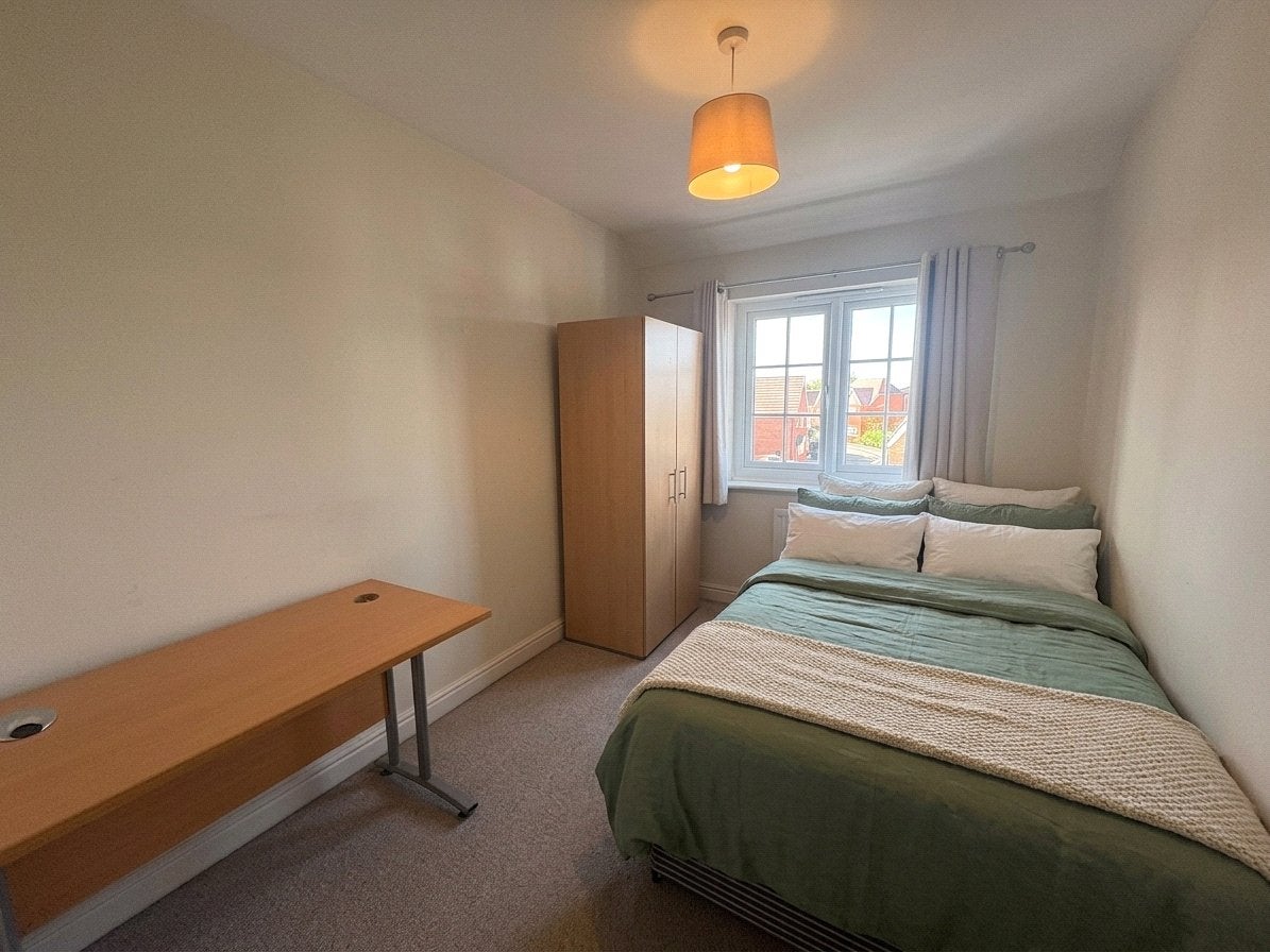 Room Great Clover Leaze in Bristol