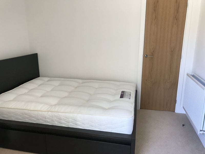 Room Whiston Road in Greater London