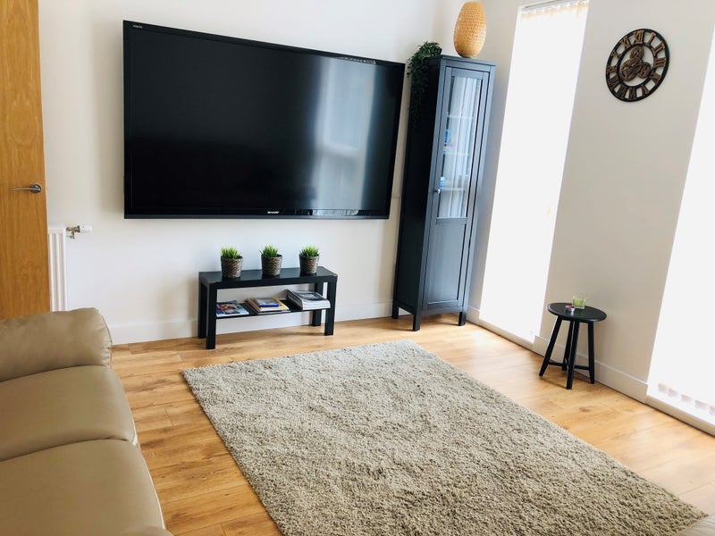 Room Whiston Road in Greater London