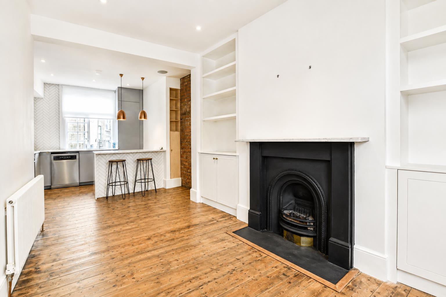Flat Farleigh Road in Greater London