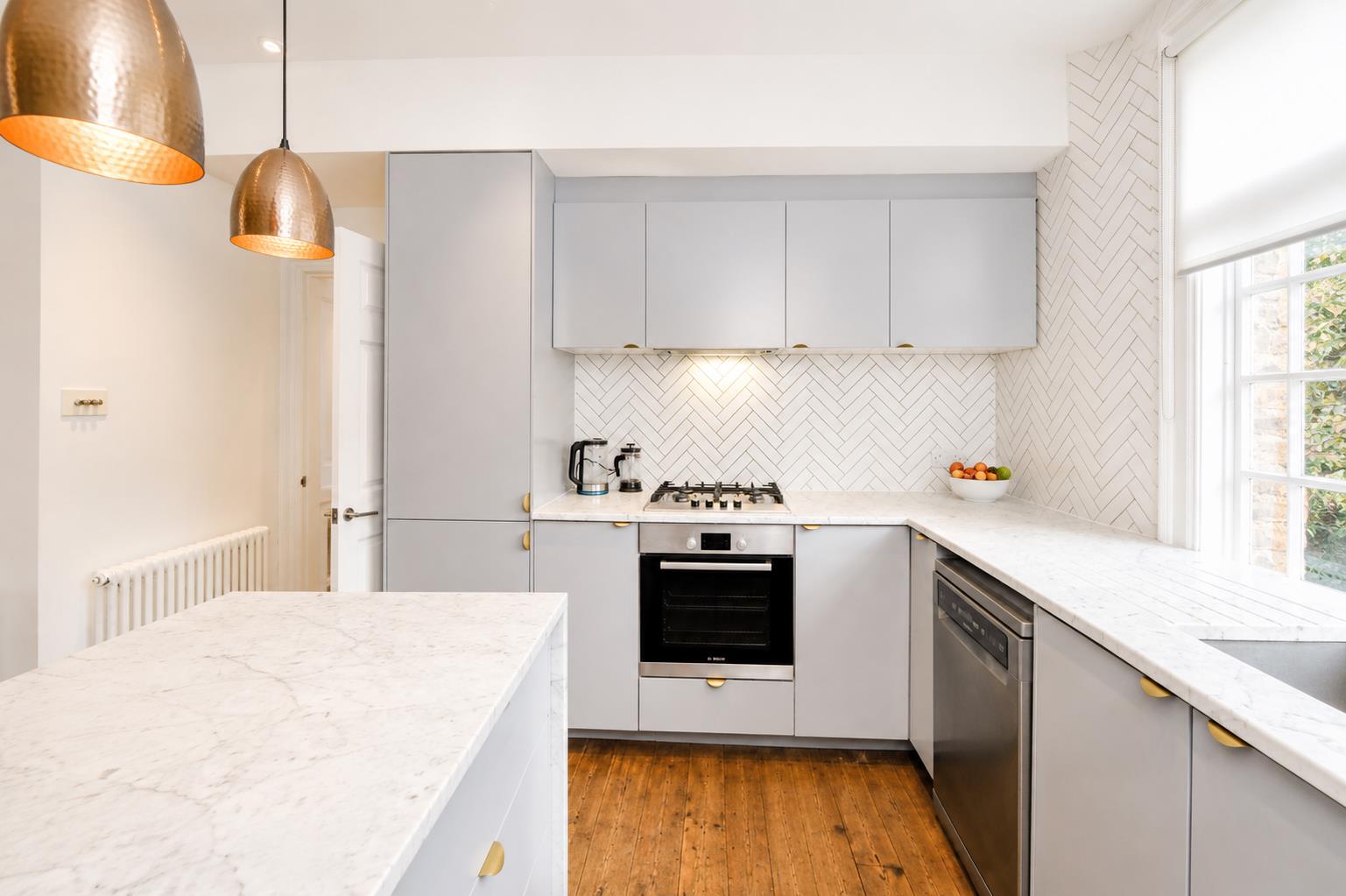 Flat Farleigh Road in Greater London