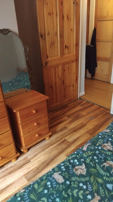 Room Denmark Road in Greater London