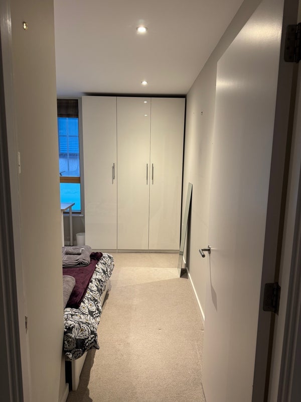 Room Hardwicks Square in Greater London