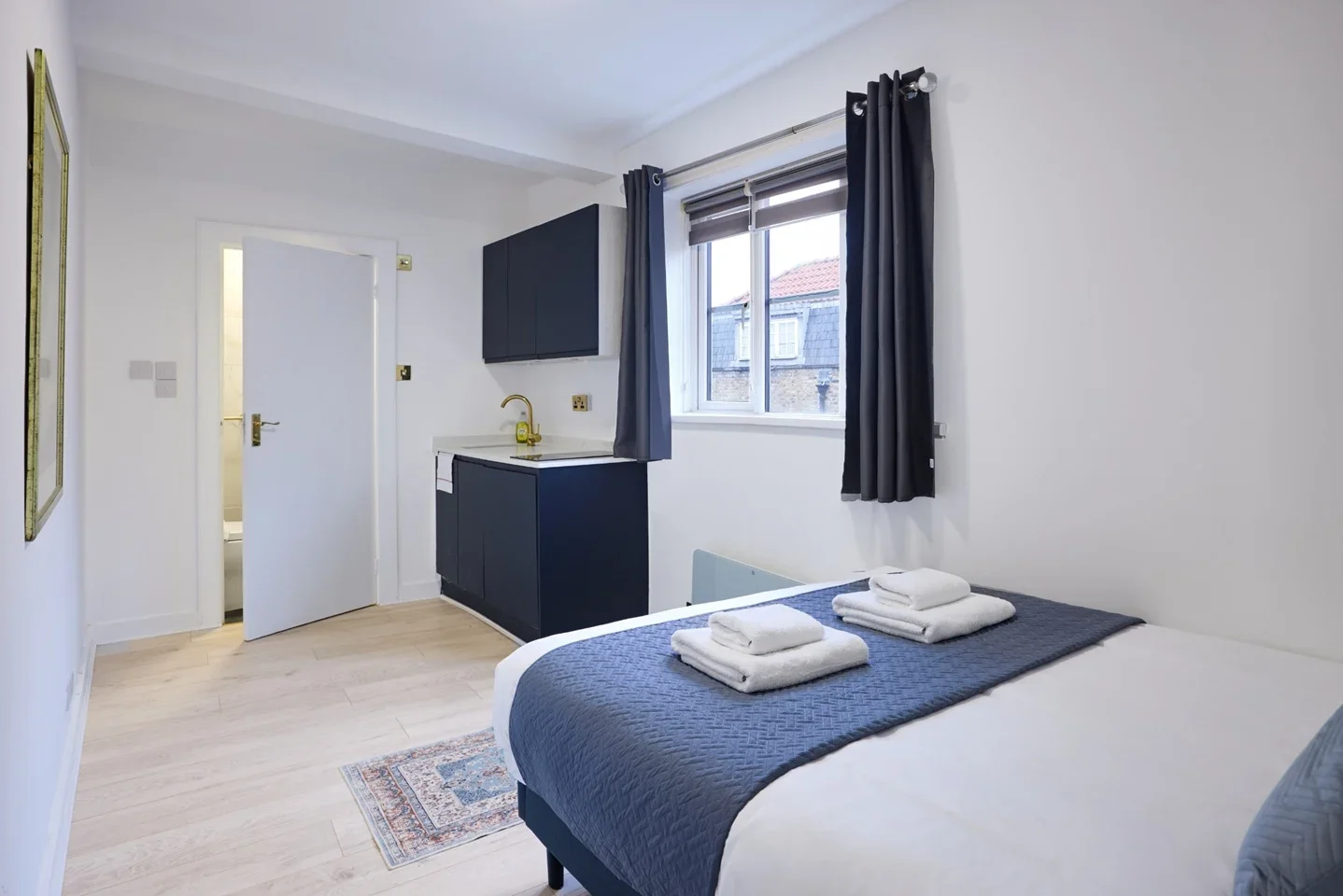 Flat Dray Walk in Greater London