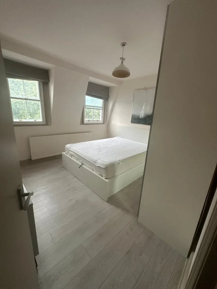 Flat Upper Street in Greater London