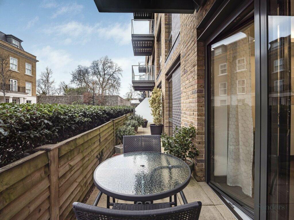 Flat London Road in Greater London