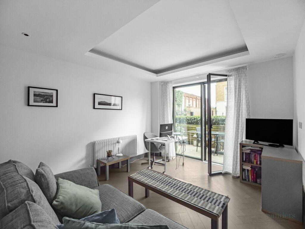 Flat London Road in Greater London