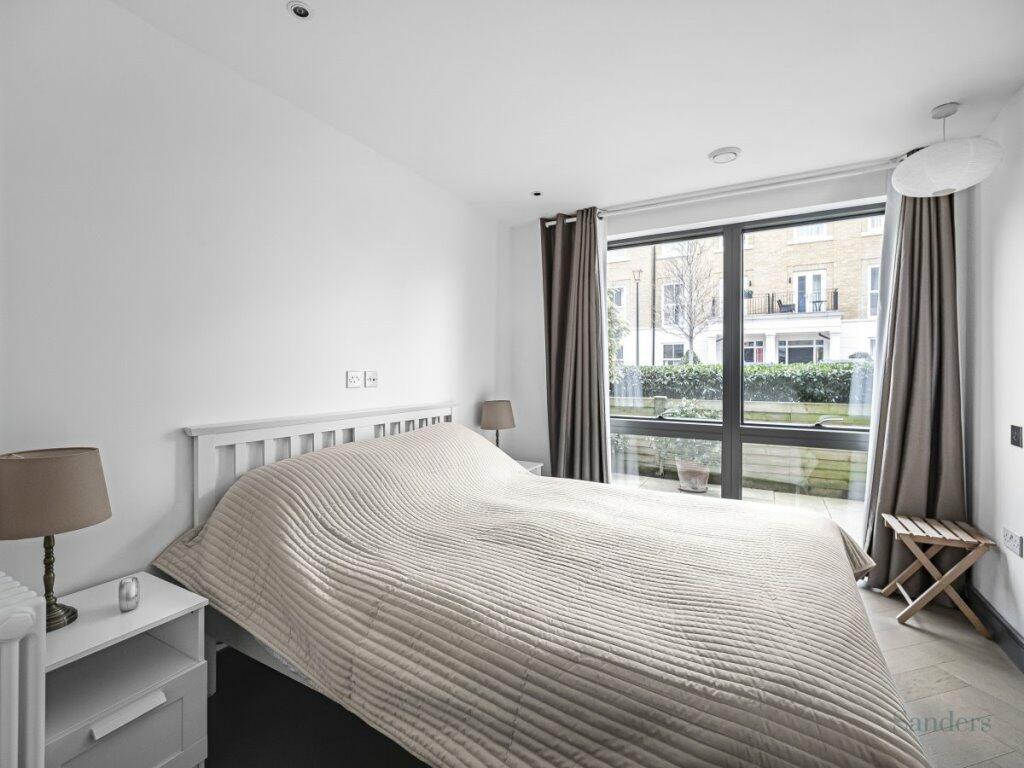 Flat London Road in Greater London