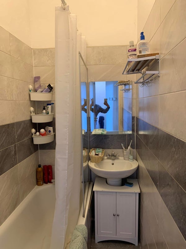 Room Blackstock Road in Greater London