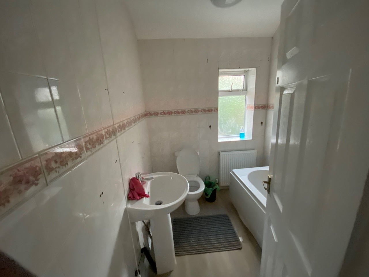 Room Ullswater Crescent in Leeds