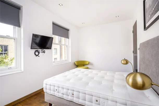 Flat Gifford Street in Greater London