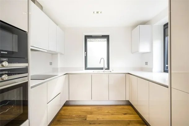 Flat Gifford Street in Greater London