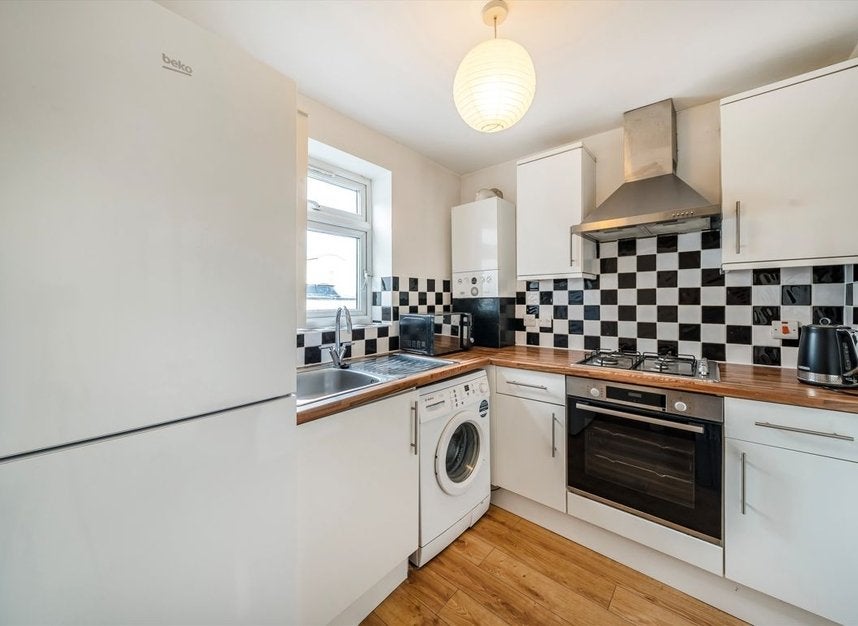 Flat Windus Road in Greater London