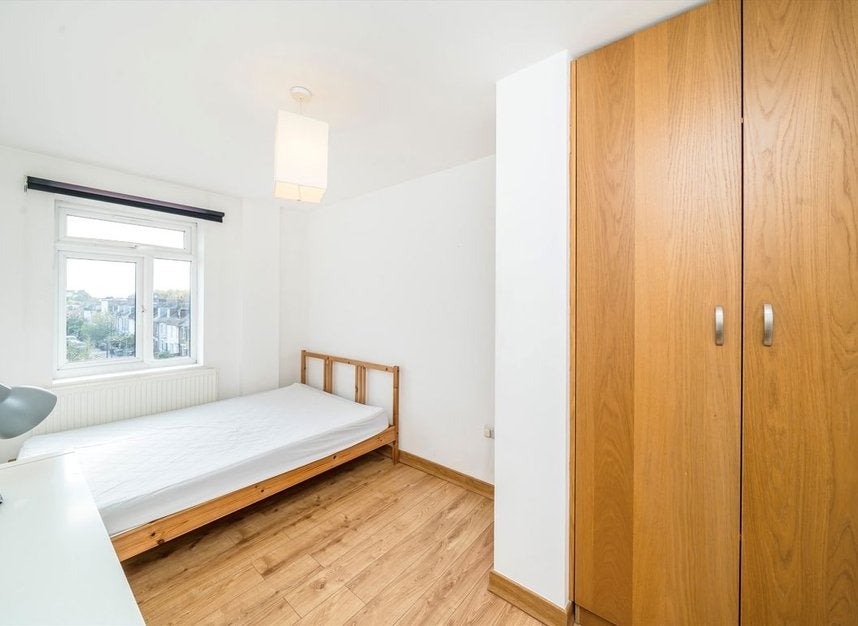 Flat Windus Road in Greater London