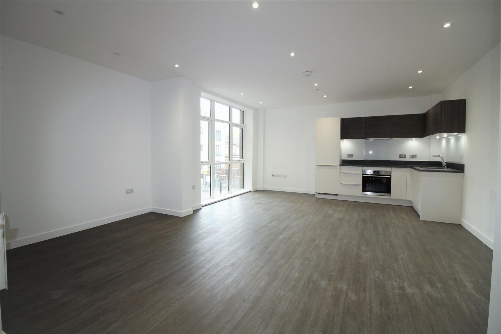 Flat Knoll Road in Surrey Heath