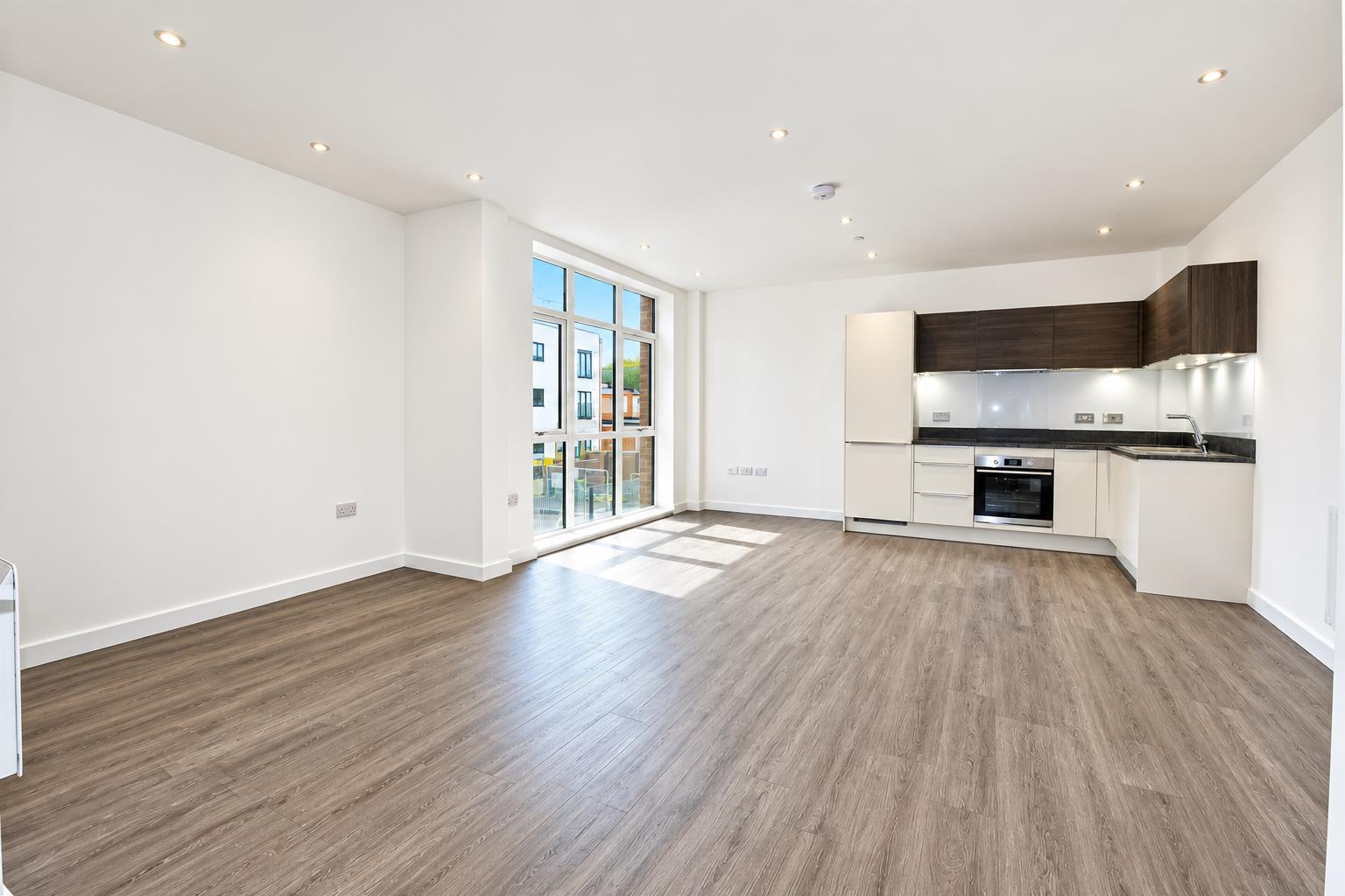 Flat Knoll Road in Surrey Heath