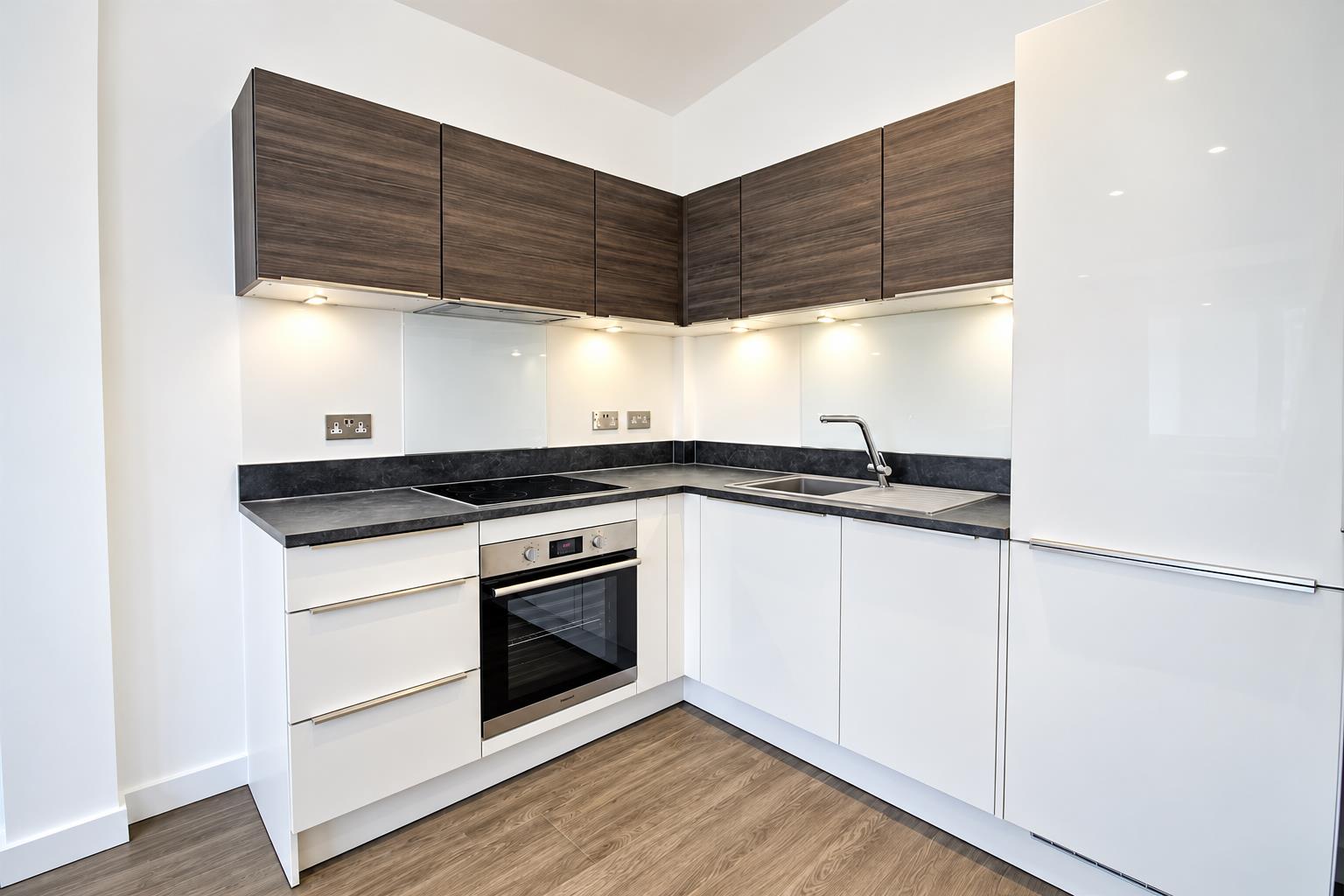 Flat Knoll Road in Surrey Heath