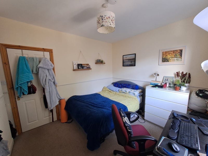 Room Onslow Road in Sheffield