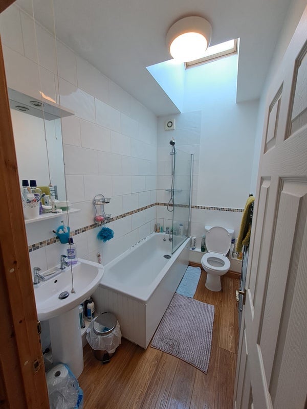 Room Onslow Road in Sheffield