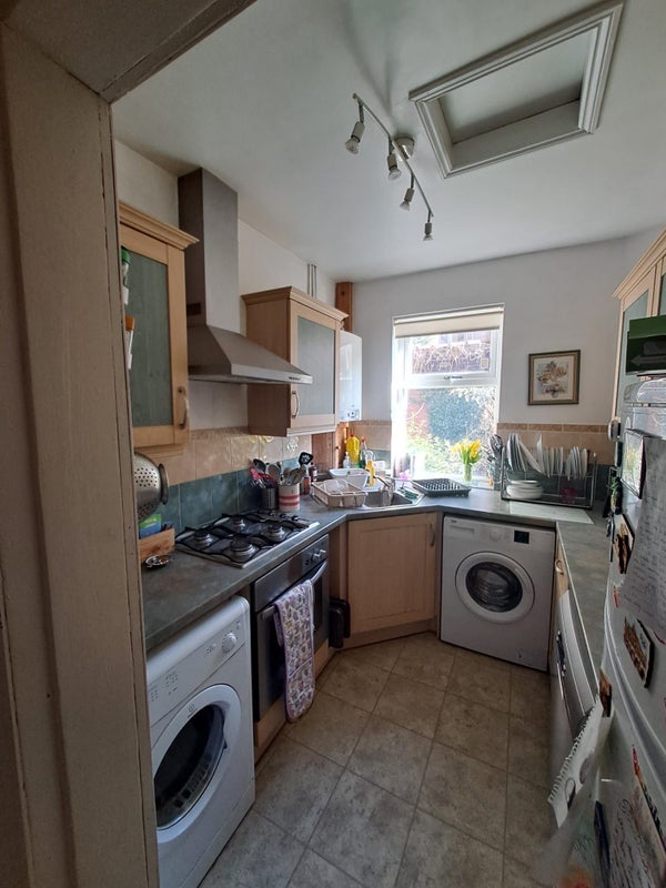 Room Onslow Road in Sheffield