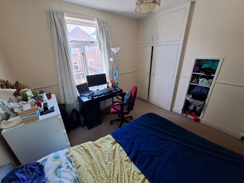 Room Onslow Road in Sheffield