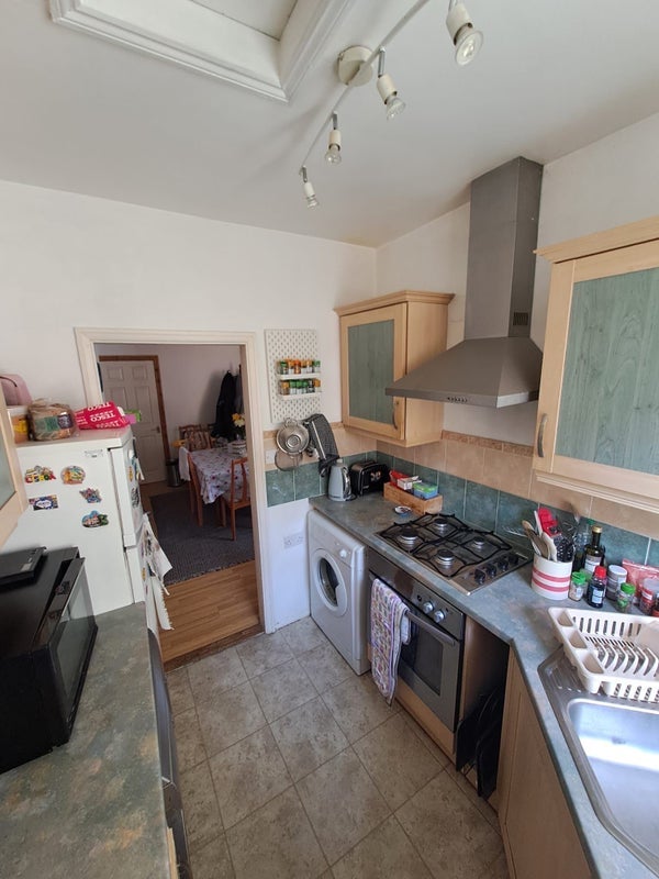 Room Onslow Road in Sheffield
