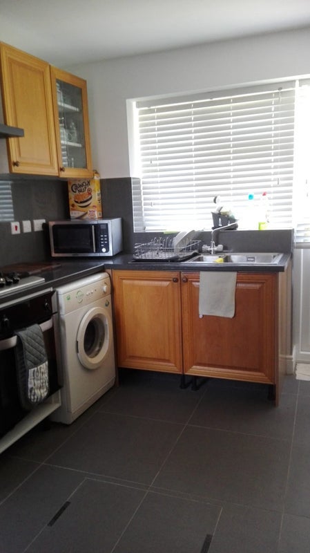 Room Crayle Street in Slough
