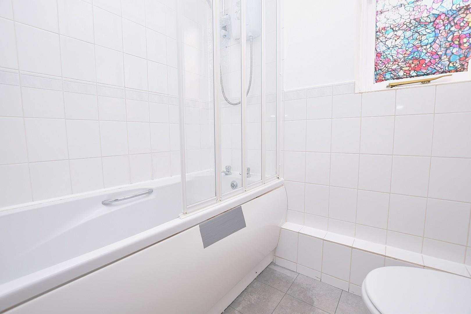 Flat Sparks Close in Greater London