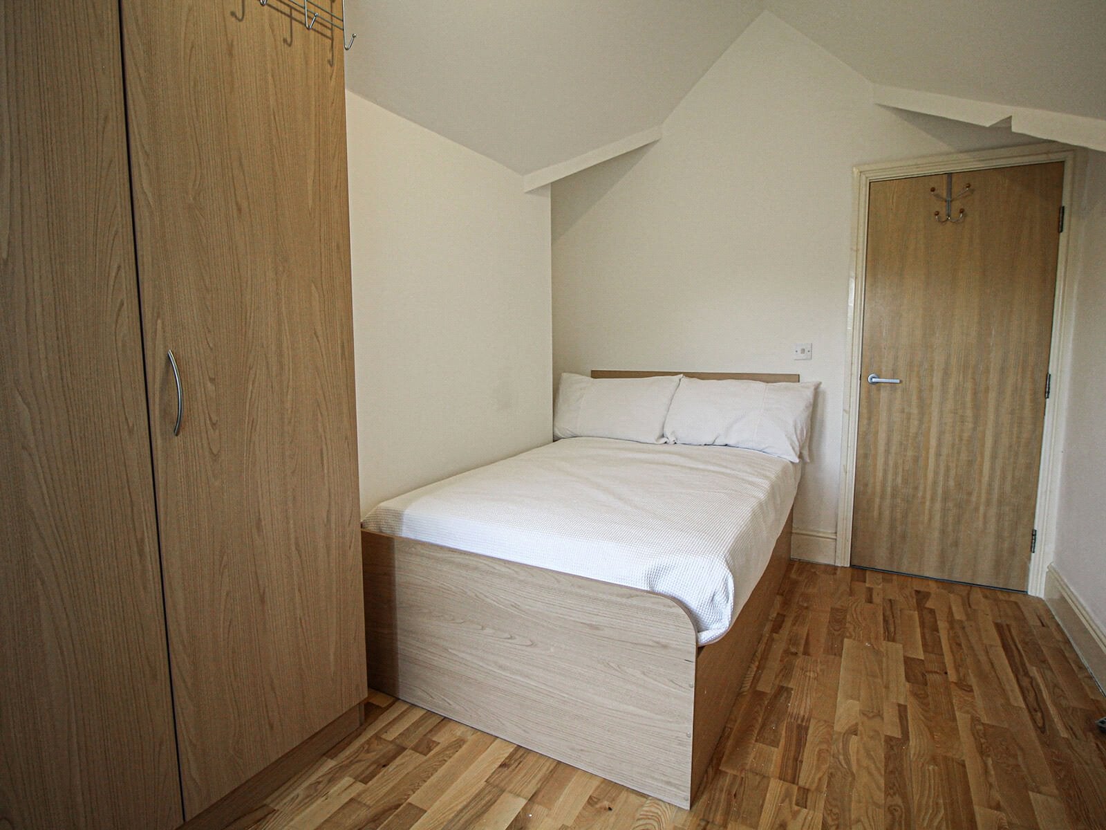 Room Hyde Terrace in Leeds