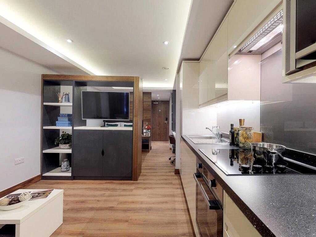 Flat Elgar Close in Greater London