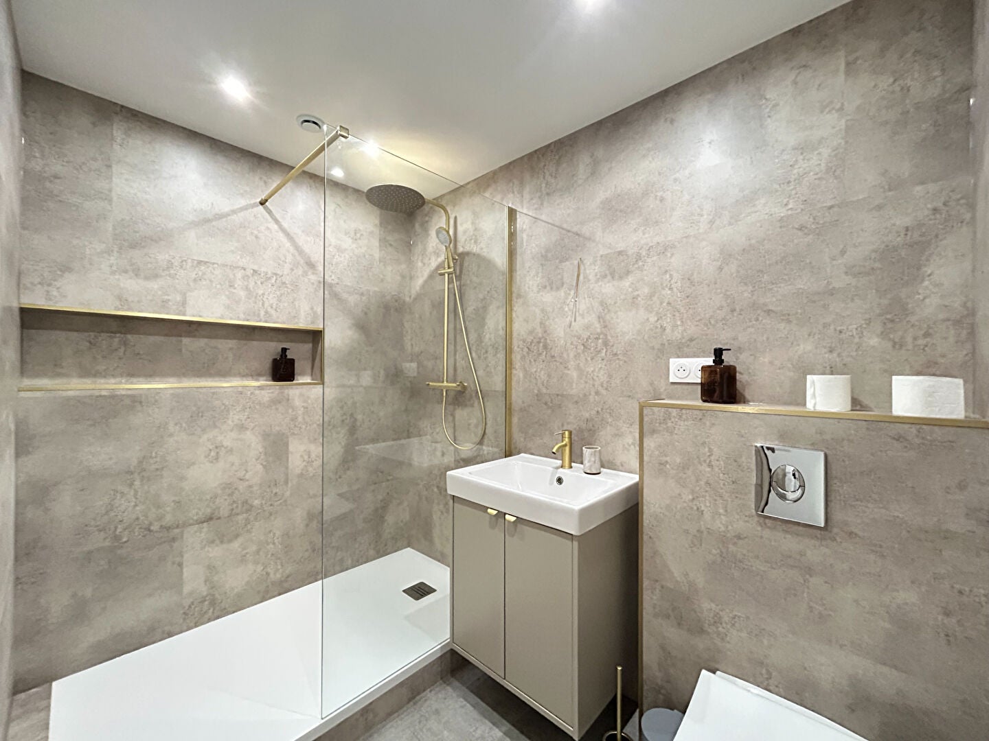 Flat Rue de Fismes in Reims