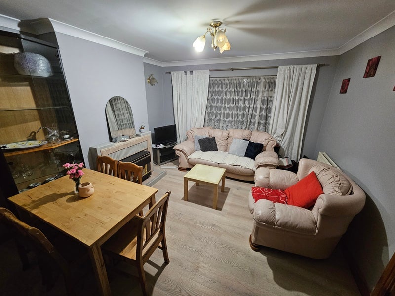 Room Templemead Close in Greater London