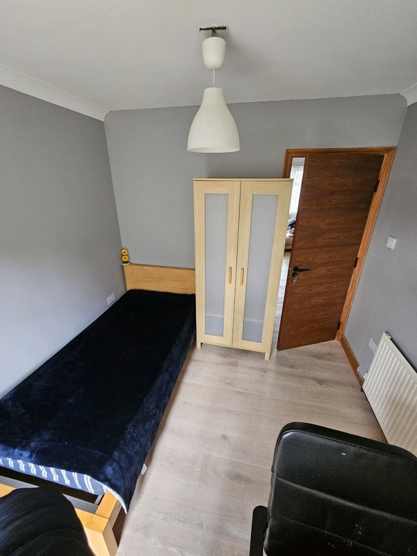 Room Templemead Close in Greater London