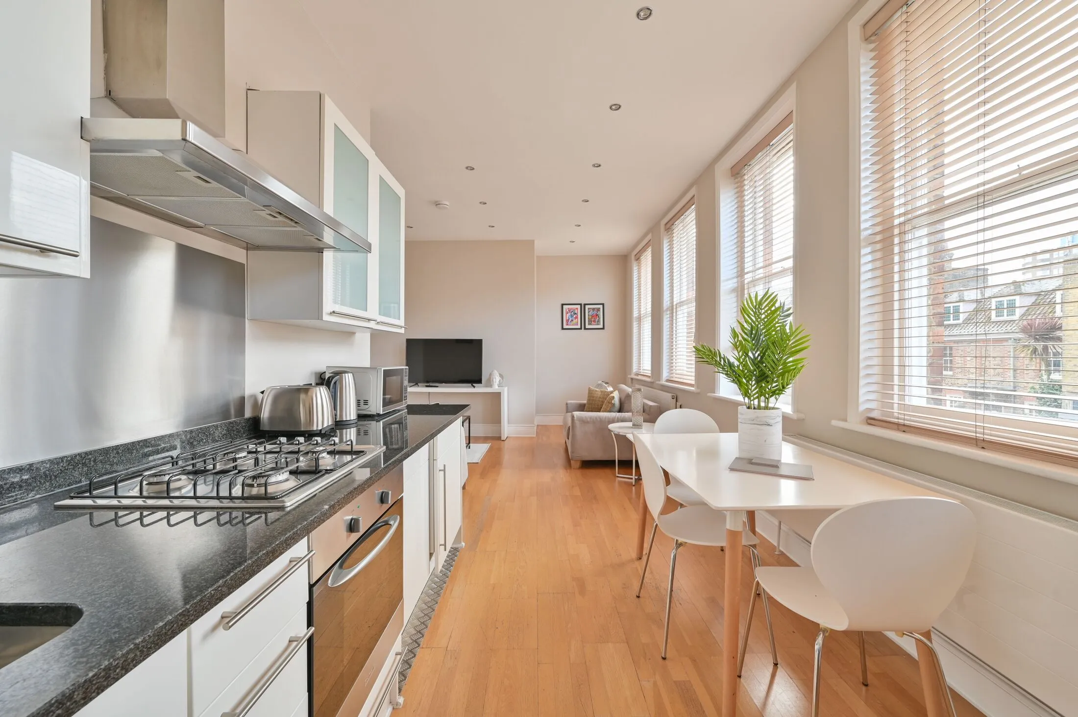 Flat Hoxton Street in Greater London