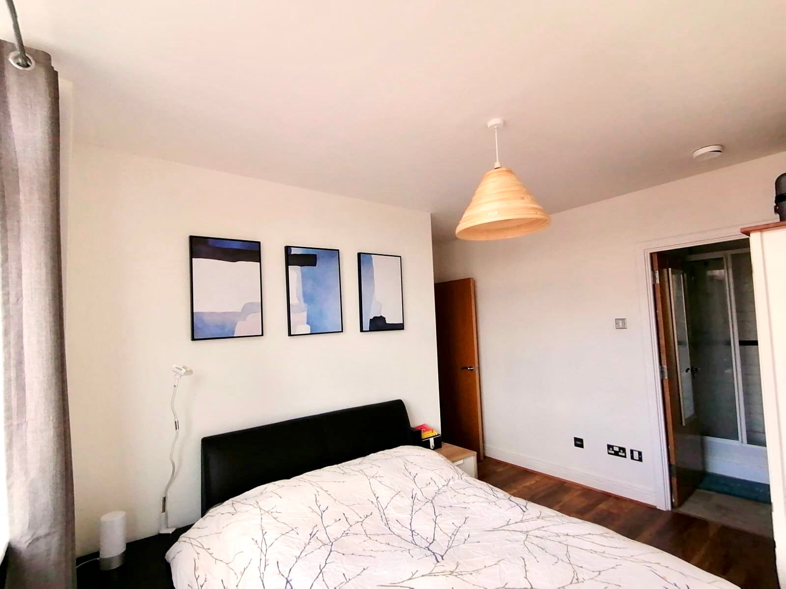 Flat Gerry Raffles Square in Greater London